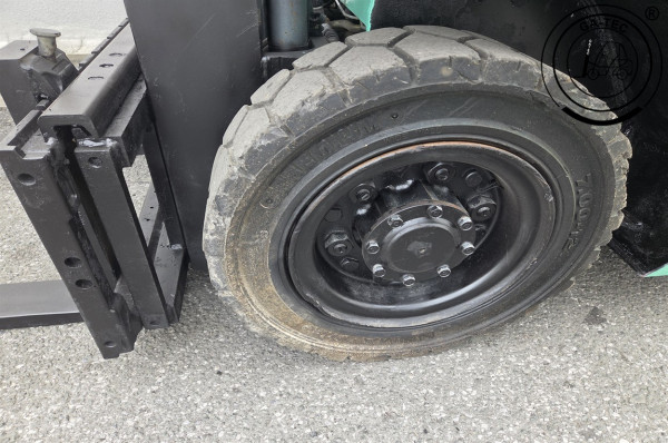 Mitsubishi FG25T